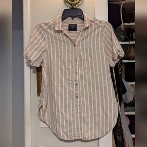 Abercrombie and Fitch button down short sleeve top medium